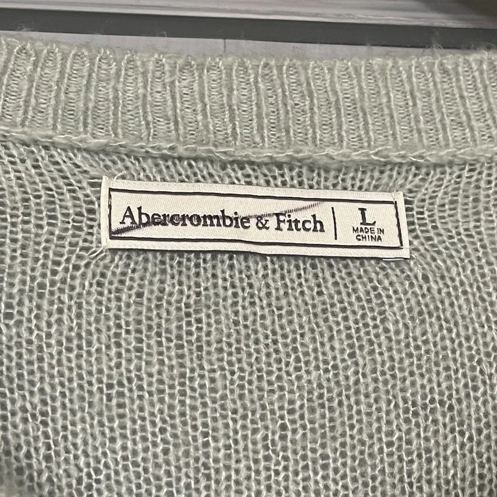 Sweaters - Picture 9 of 9